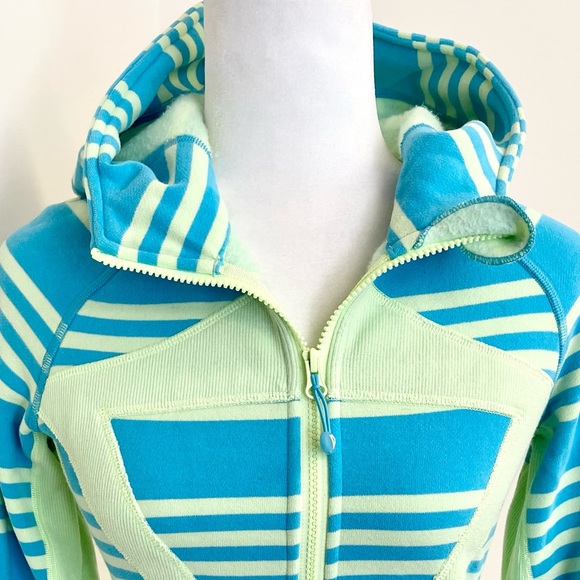 Super cute ivivva fleece lined sweatshirt hoodie jacket! - Picture 3 of 11
